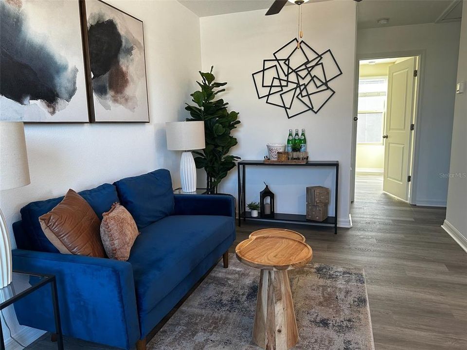 待售: $369,900 (4 贝兹, 2 浴室, 1914 平方英尺)