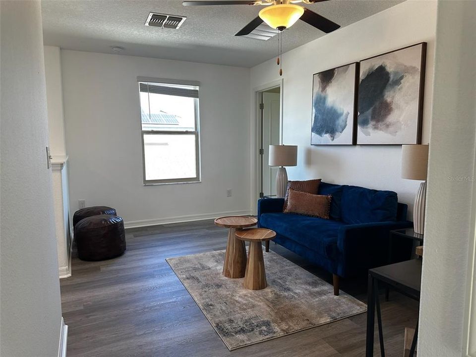 待售: $369,900 (4 贝兹, 2 浴室, 1914 平方英尺)