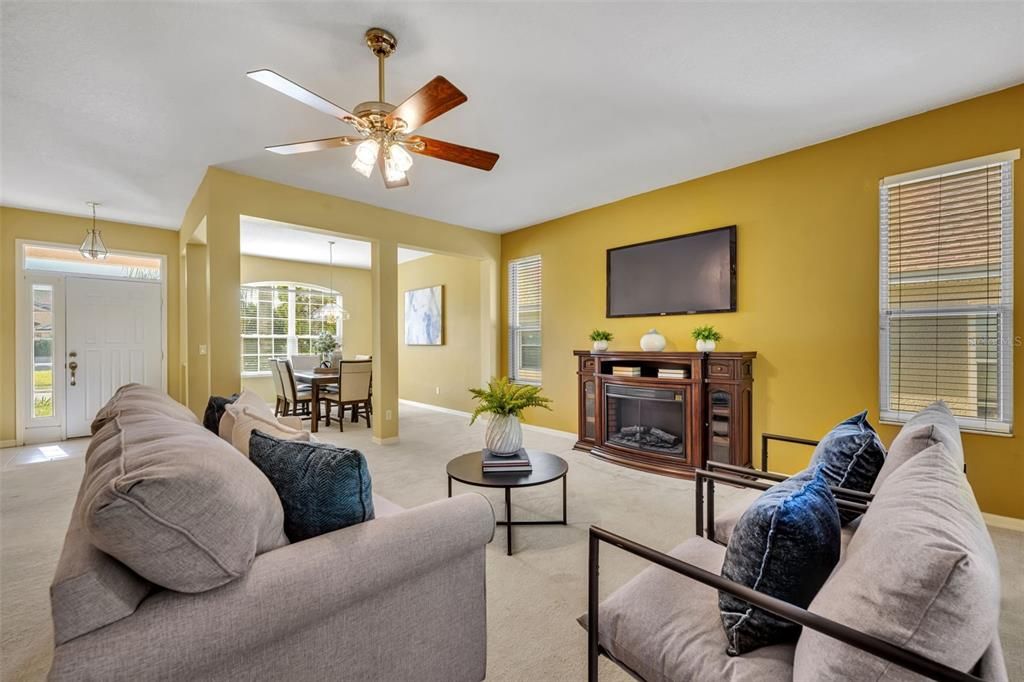 Active With Contract: $385,000 (3 beds, 2 baths, 1772 Square Feet)