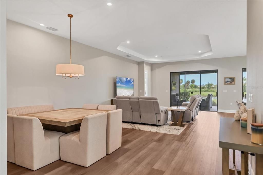 For Sale: $740,000 (3 beds, 3 baths, 2433 Square Feet)