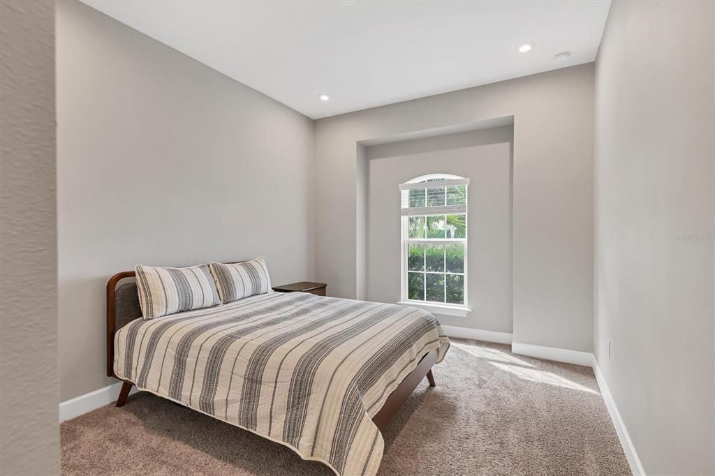 For Sale: $740,000 (3 beds, 3 baths, 2433 Square Feet)