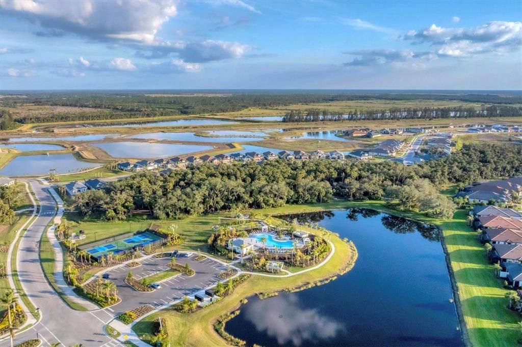 For Sale: $740,000 (3 beds, 3 baths, 2433 Square Feet)