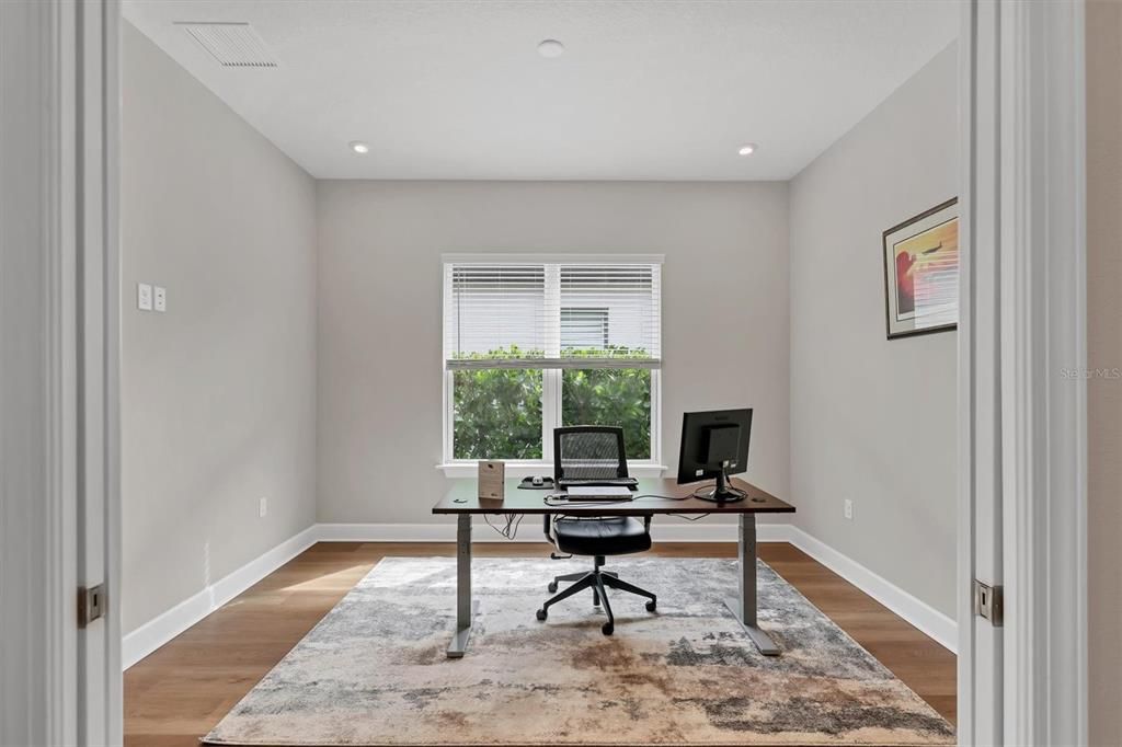 For Sale: $740,000 (3 beds, 3 baths, 2433 Square Feet)