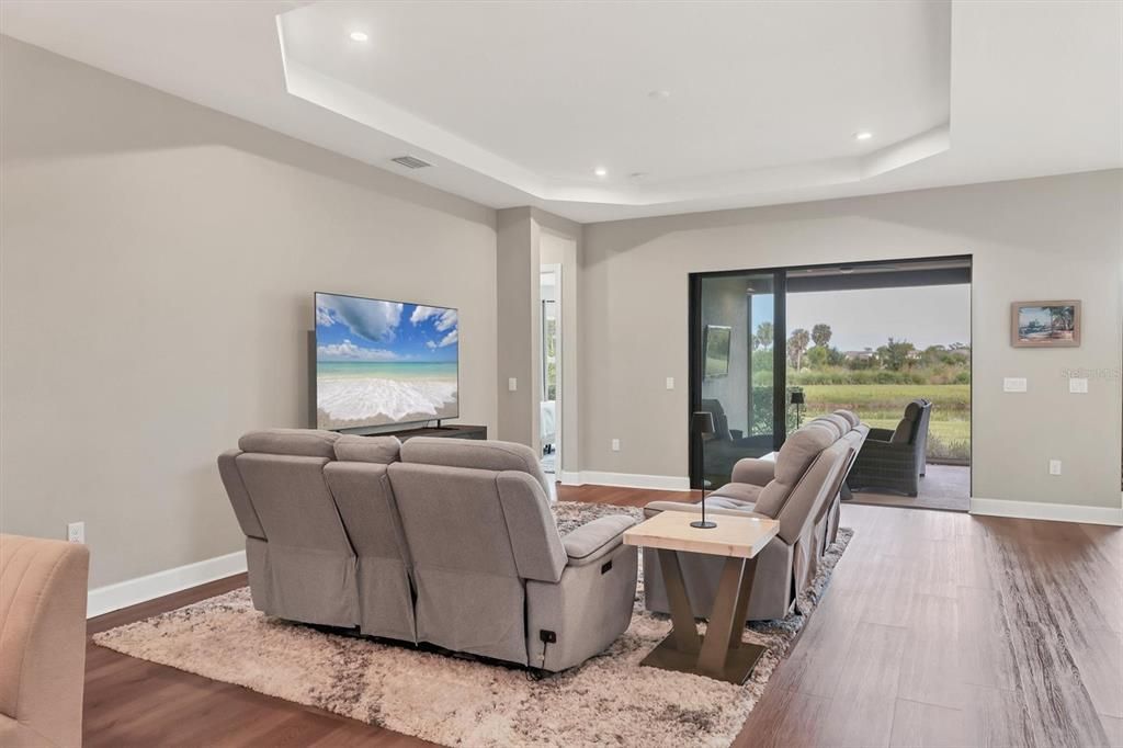 For Sale: $740,000 (3 beds, 3 baths, 2433 Square Feet)