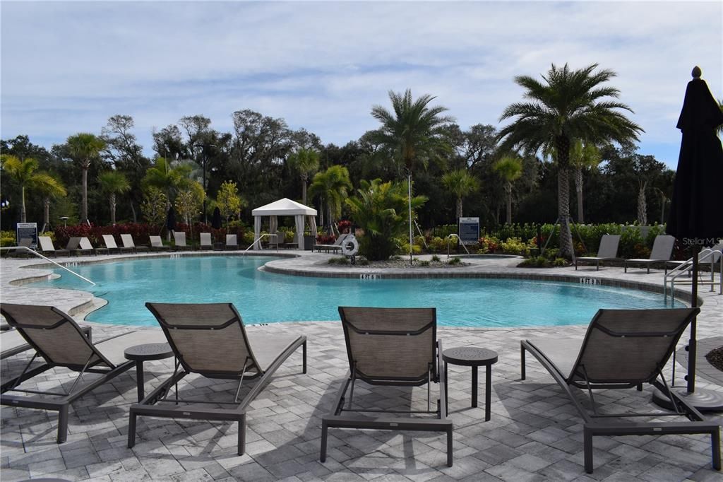 For Sale: $740,000 (3 beds, 3 baths, 2433 Square Feet)