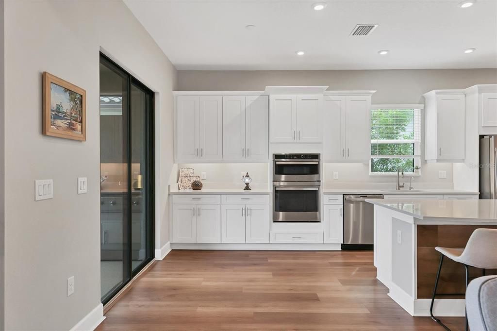 For Sale: $740,000 (3 beds, 3 baths, 2433 Square Feet)