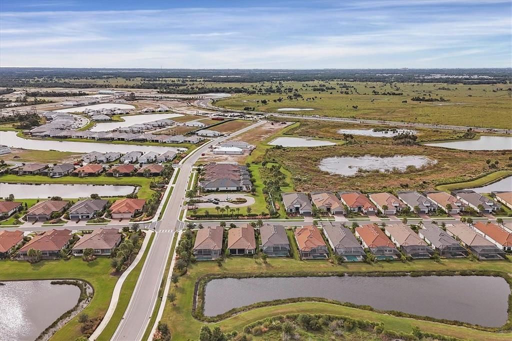 For Sale: $740,000 (3 beds, 3 baths, 2433 Square Feet)