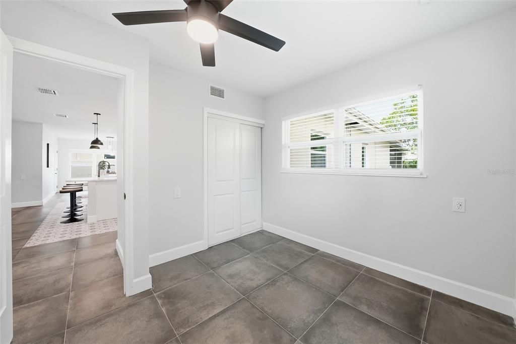 En Venta: $699,999 (4 camas, 2 baños, 1864 Pies cuadrados)