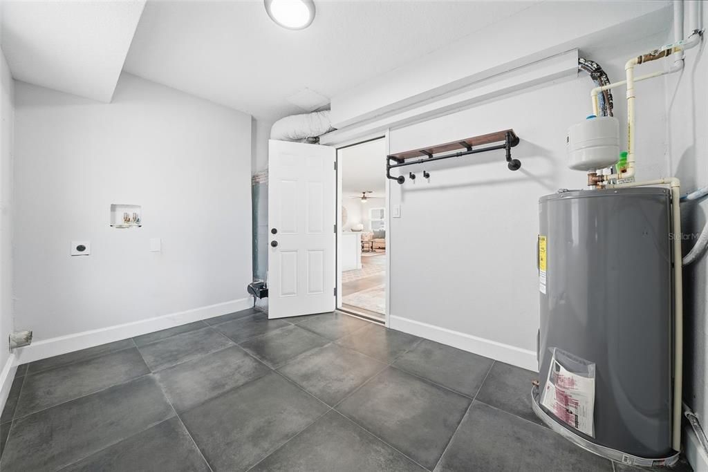 En Venta: $699,999 (4 camas, 2 baños, 1864 Pies cuadrados)