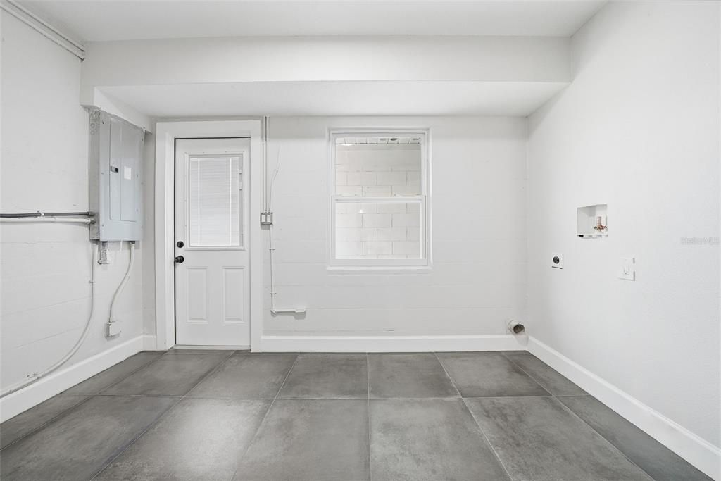 En Venta: $699,999 (4 camas, 2 baños, 1864 Pies cuadrados)