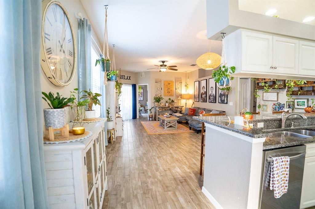 En Venta: $355,000 (3 camas, 2 baños, 1304 Pies cuadrados)