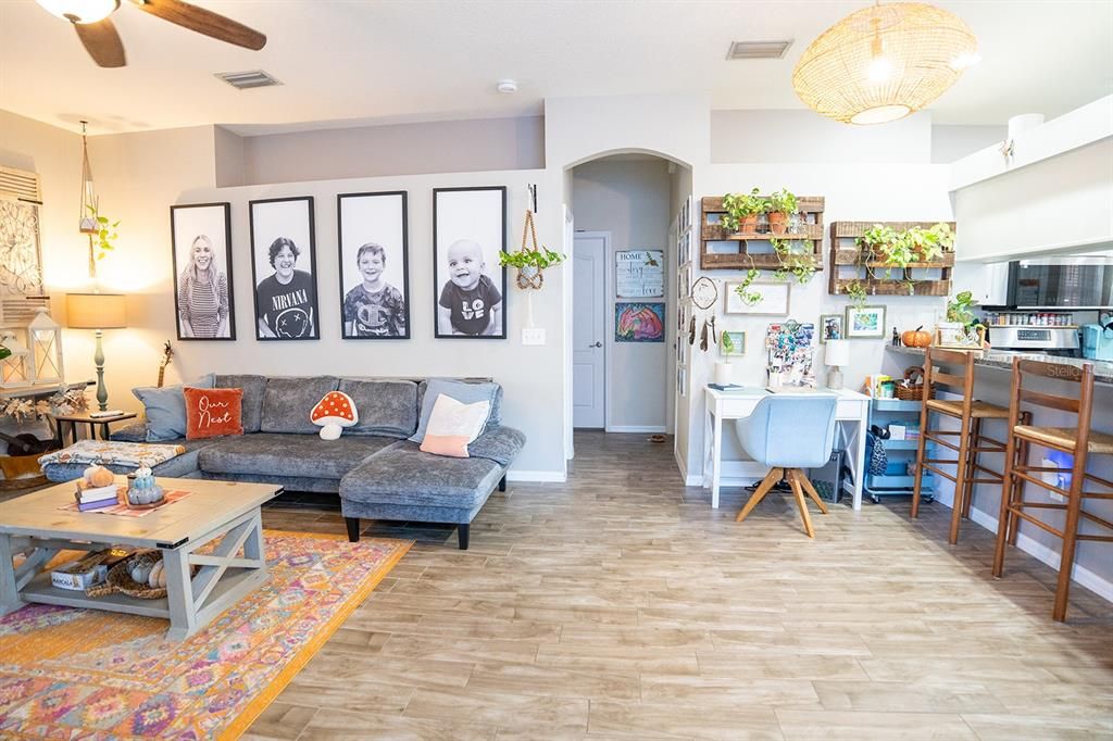 En Venta: $355,000 (3 camas, 2 baños, 1304 Pies cuadrados)