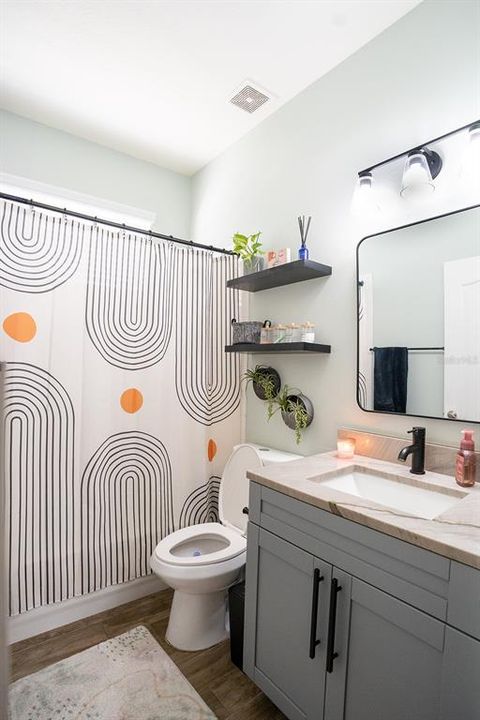 En Venta: $355,000 (3 camas, 2 baños, 1304 Pies cuadrados)