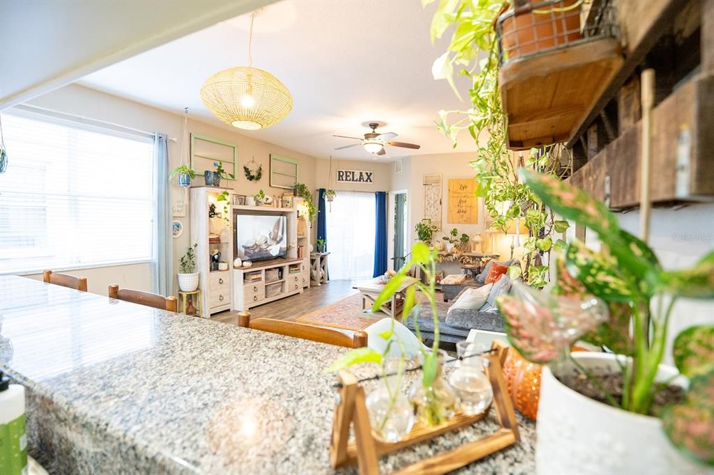 En Venta: $355,000 (3 camas, 2 baños, 1304 Pies cuadrados)