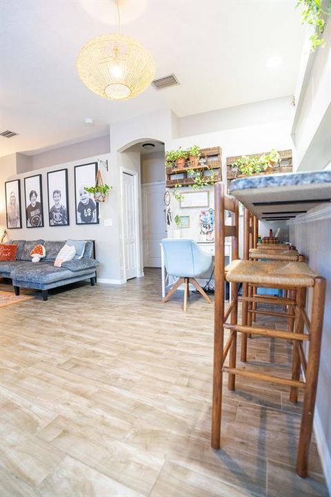 En Venta: $355,000 (3 camas, 2 baños, 1304 Pies cuadrados)