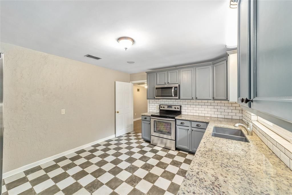 Active With Contract: $470,000 (3 beds, 2 baths, 2068 Square Feet)