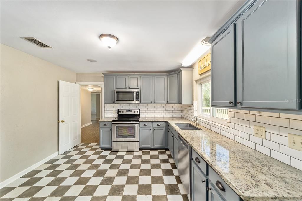 Active With Contract: $470,000 (3 beds, 2 baths, 2068 Square Feet)