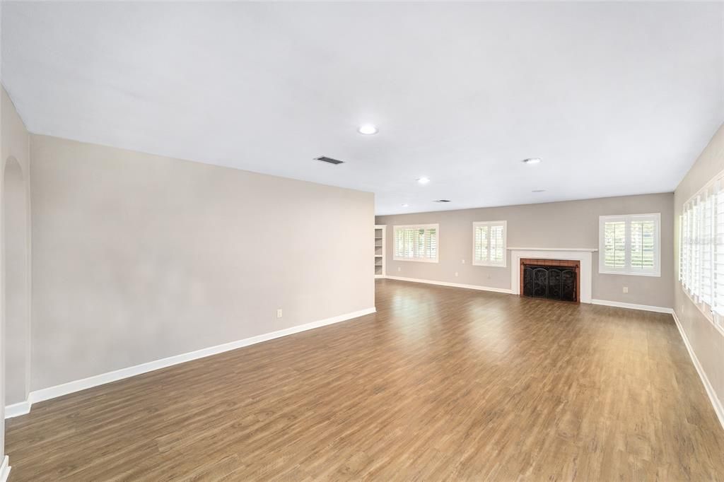 Active With Contract: $470,000 (3 beds, 2 baths, 2068 Square Feet)
