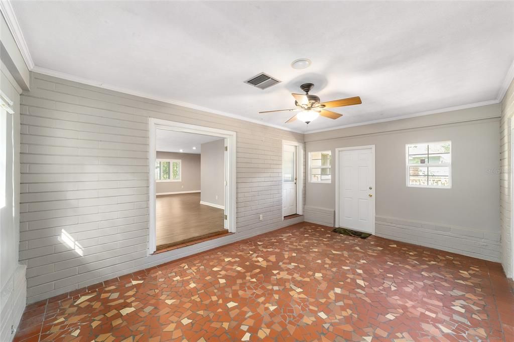 Active With Contract: $470,000 (3 beds, 2 baths, 2068 Square Feet)