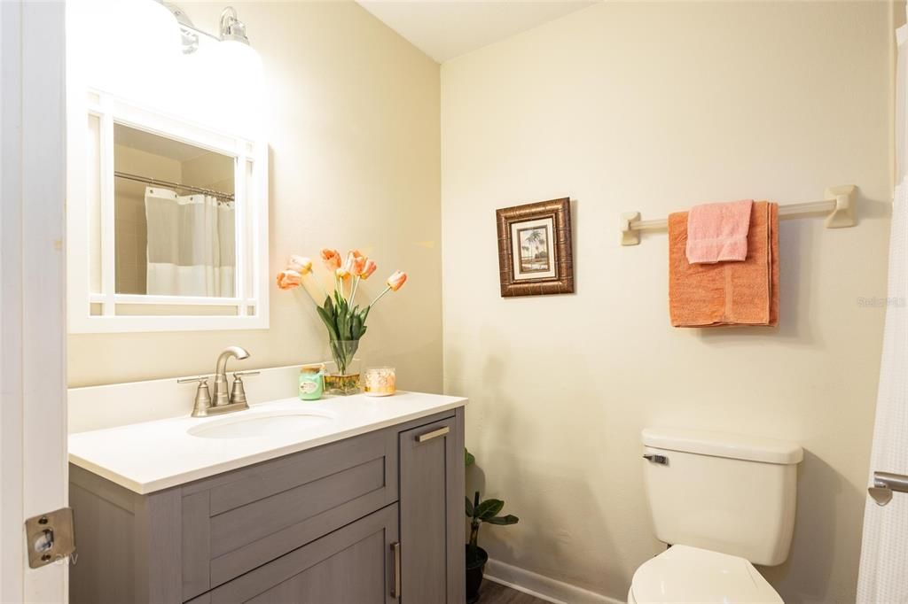 En Venta: $245,000 (2 camas, 2 baños, 1150 Pies cuadrados)