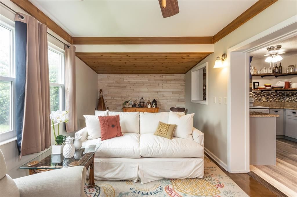 En Venta: $245,000 (2 camas, 2 baños, 1150 Pies cuadrados)