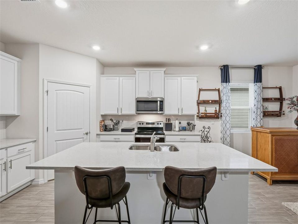 На продажу: $425,000 (3 спален, 2 ванн, 1662 Квадратных фут)