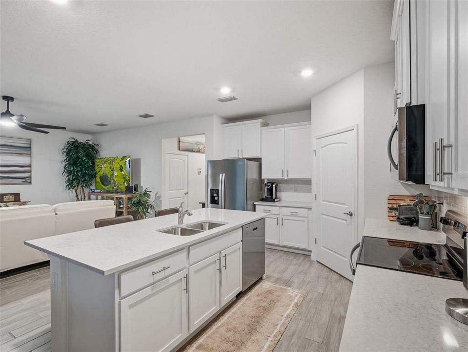 На продажу: $425,000 (3 спален, 2 ванн, 1662 Квадратных фут)