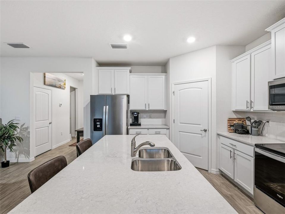 На продажу: $425,000 (3 спален, 2 ванн, 1662 Квадратных фут)