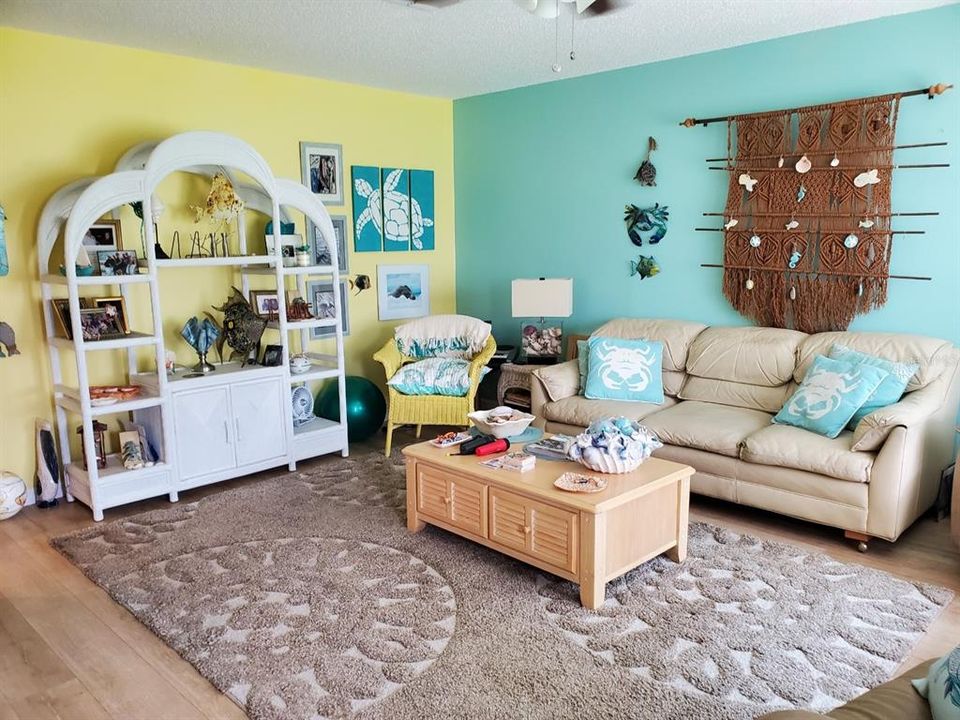 出租: $1,800 (2 贝兹, 2 浴室, 984 平方英尺)