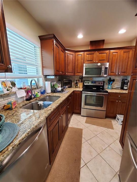 出租: $1,800 (2 贝兹, 2 浴室, 984 平方英尺)