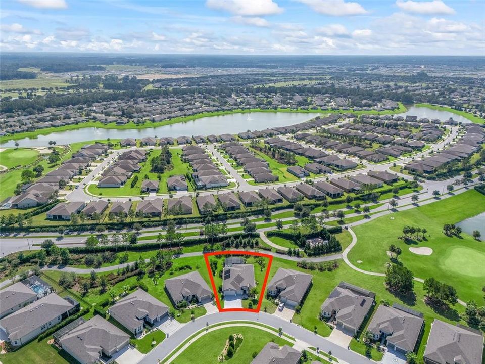 Activo con contrato: $545,000 (3 camas, 3 baños, 2397 Pies cuadrados)