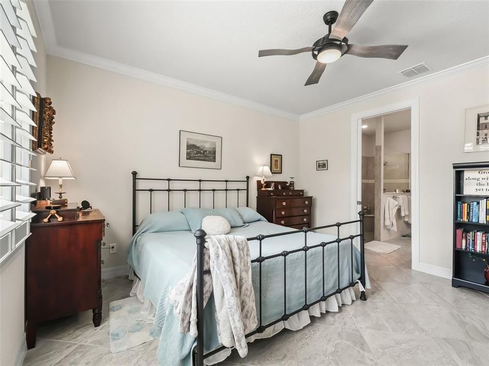 Activo con contrato: $545,000 (3 camas, 3 baños, 2397 Pies cuadrados)