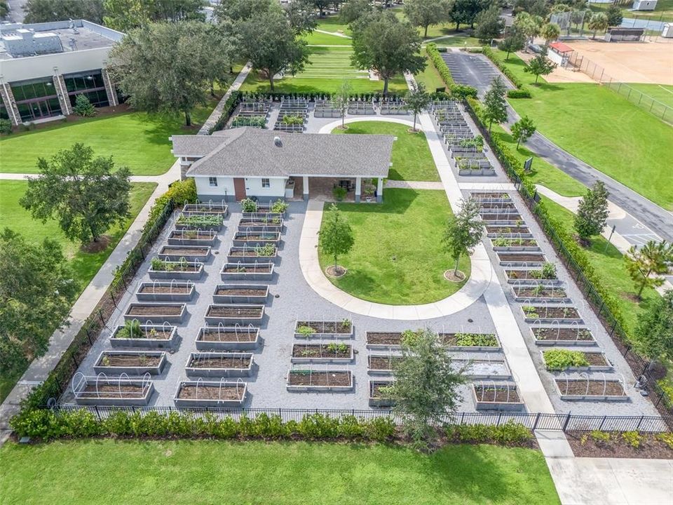 Activo con contrato: $545,000 (3 camas, 3 baños, 2397 Pies cuadrados)