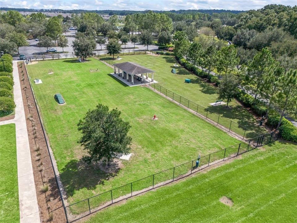 Activo con contrato: $545,000 (3 camas, 3 baños, 2397 Pies cuadrados)