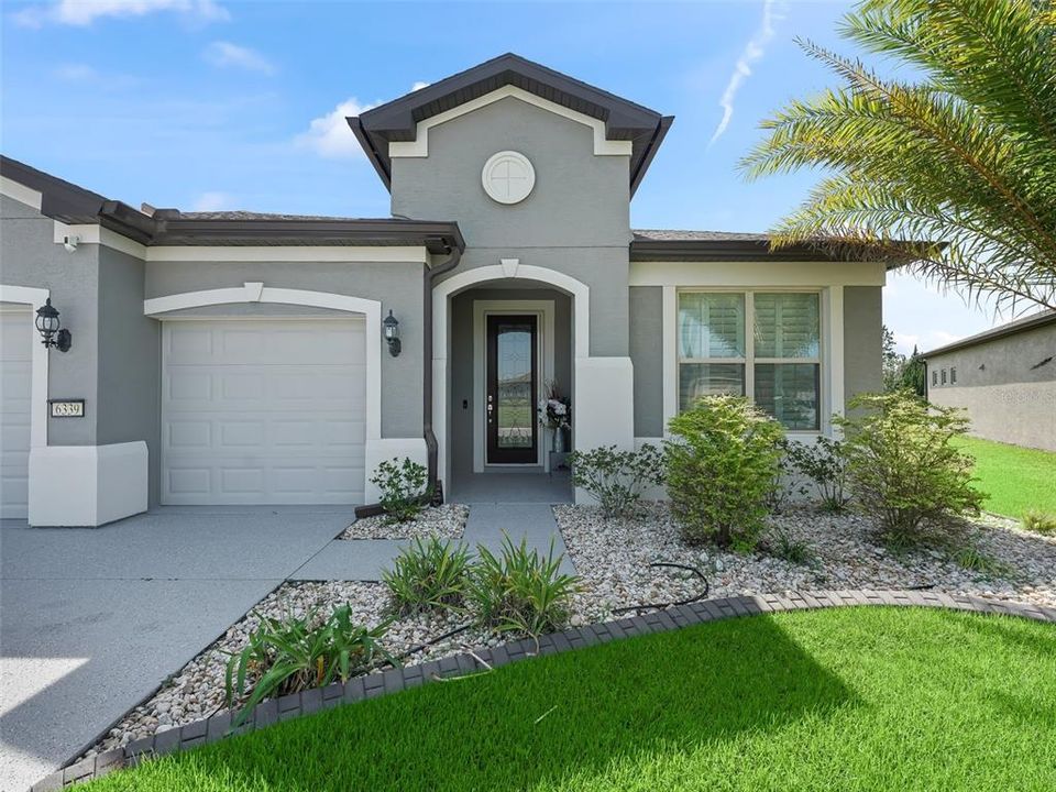 Activo con contrato: $545,000 (3 camas, 3 baños, 2397 Pies cuadrados)