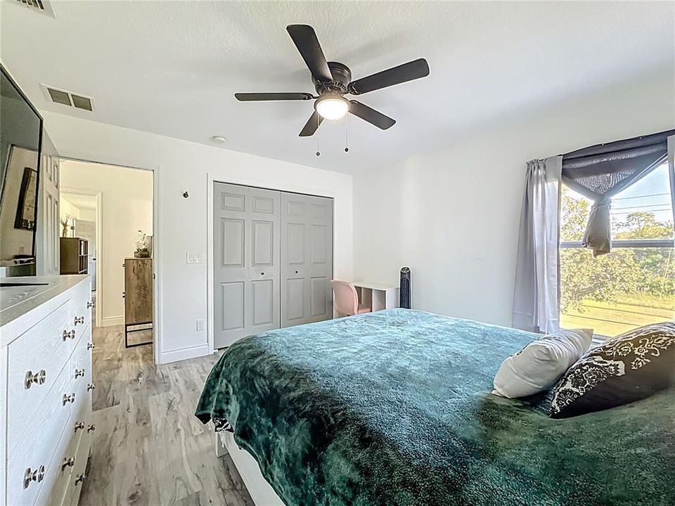 For Sale: $600,000 (6 beds, 4 baths, 3514 Square Feet)