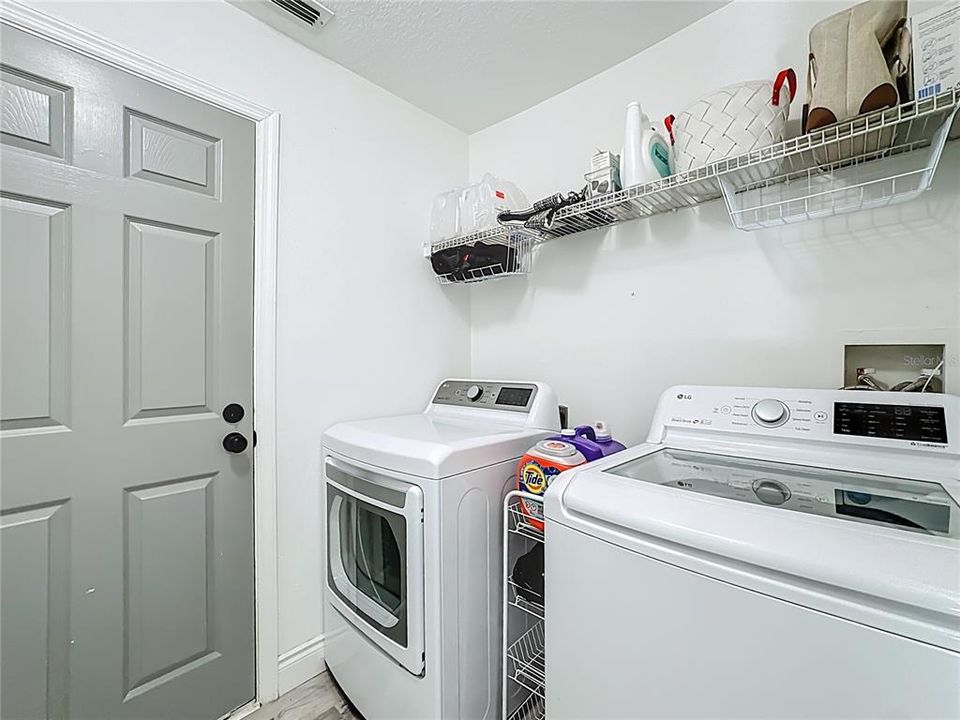 For Sale: $600,000 (6 beds, 4 baths, 3514 Square Feet)