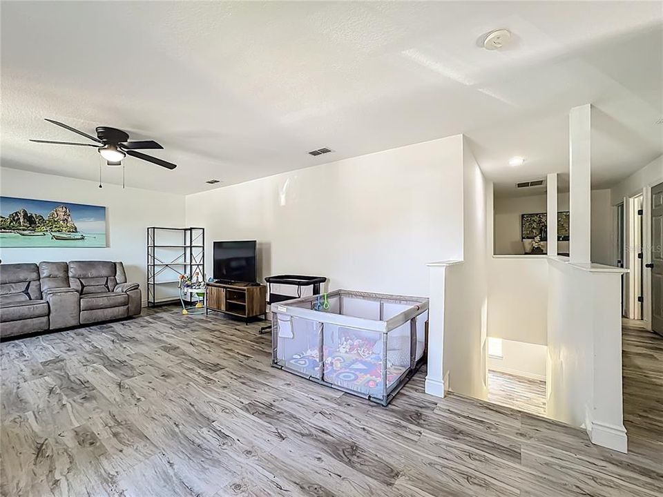 For Sale: $600,000 (6 beds, 4 baths, 3514 Square Feet)