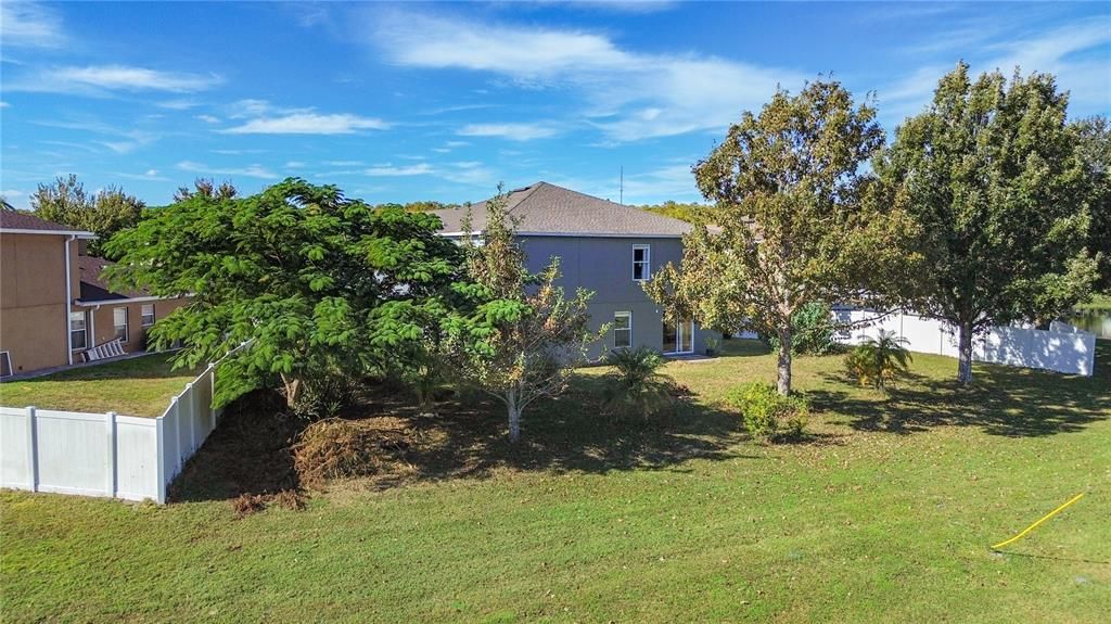 For Sale: $600,000 (6 beds, 4 baths, 3514 Square Feet)