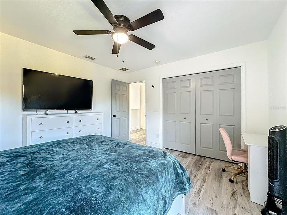 For Sale: $600,000 (6 beds, 4 baths, 3514 Square Feet)