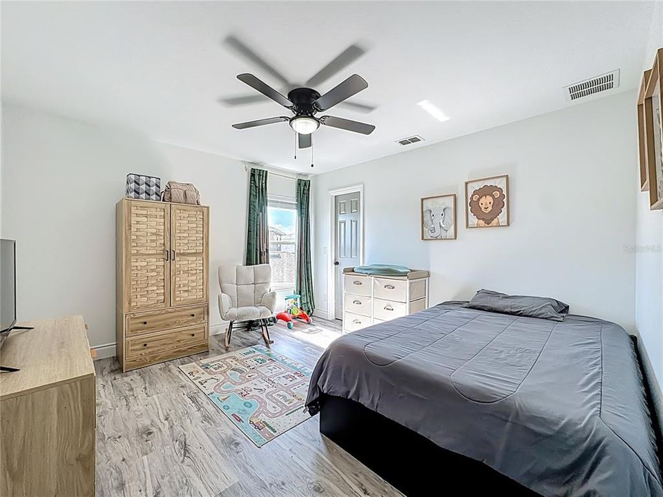 For Sale: $600,000 (6 beds, 4 baths, 3514 Square Feet)