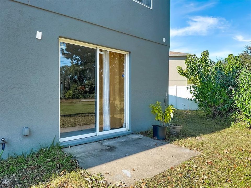 For Sale: $600,000 (6 beds, 4 baths, 3514 Square Feet)