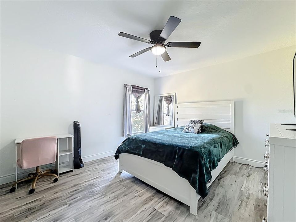 For Sale: $600,000 (6 beds, 4 baths, 3514 Square Feet)