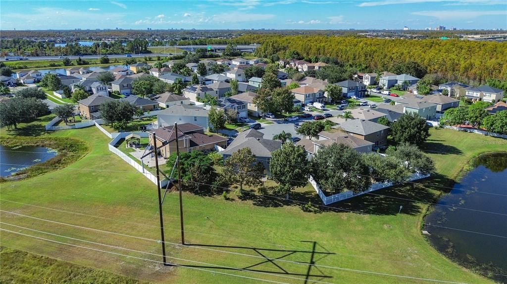 For Sale: $600,000 (6 beds, 4 baths, 3514 Square Feet)