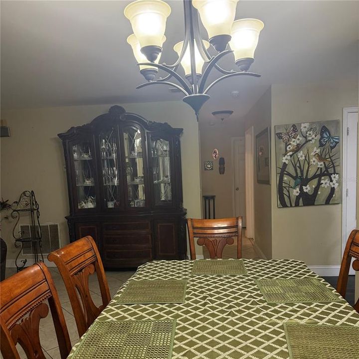 En Renta: $2,650 (4 camas, 2 baños, 1929 Pies cuadrados)