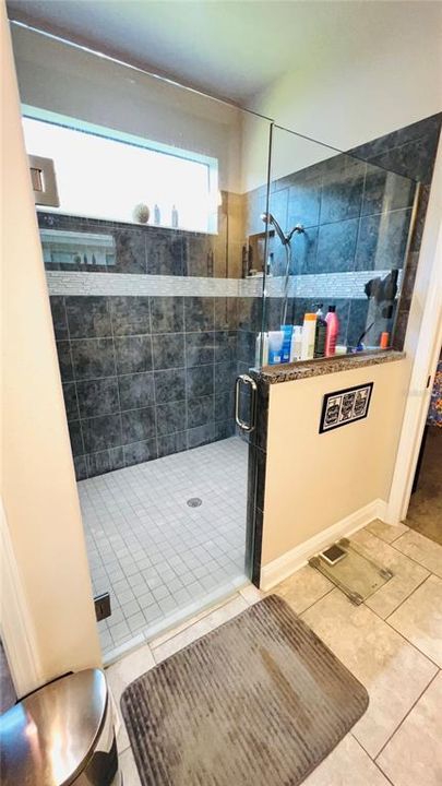 For Rent: $2,800 (3 beds, 2 baths, 1780 Square Feet)