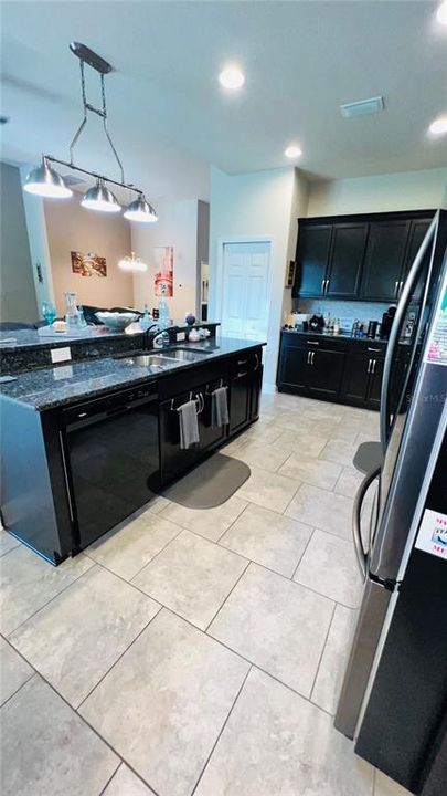 For Rent: $2,800 (3 beds, 2 baths, 1780 Square Feet)