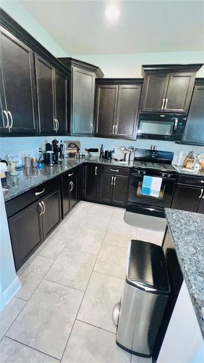 For Rent: $2,800 (3 beds, 2 baths, 1780 Square Feet)