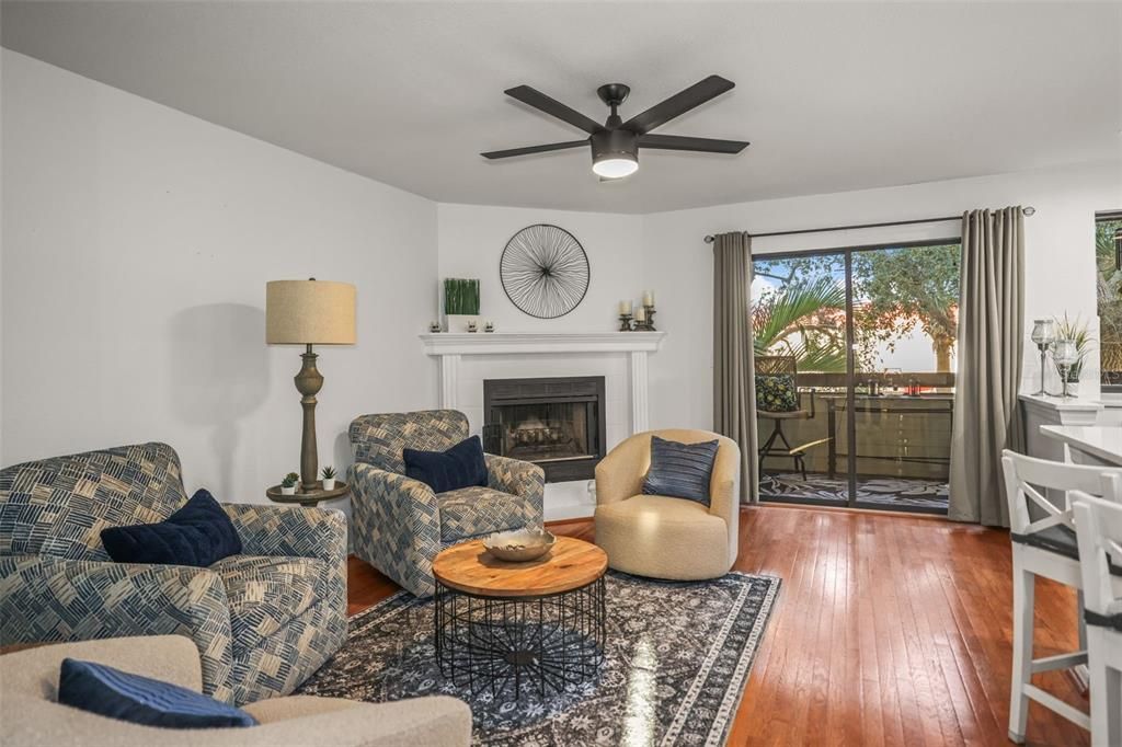 待售: $725,000 (3 贝兹, 2 浴室, 2166 平方英尺)