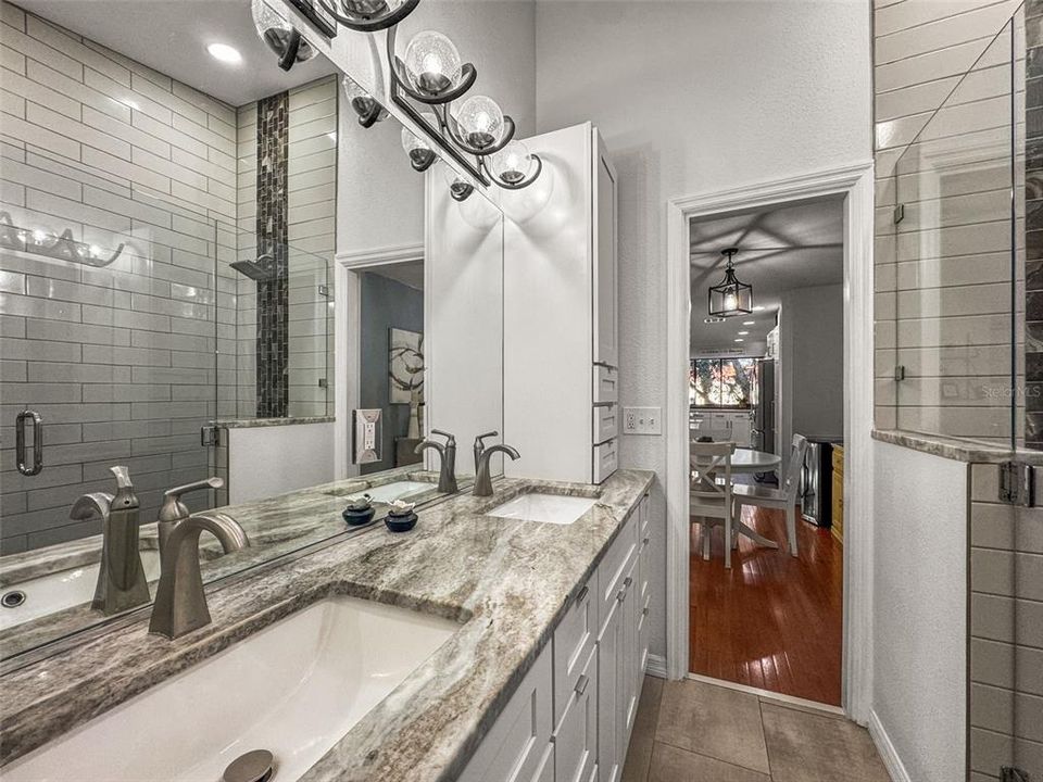 待售: $725,000 (3 贝兹, 2 浴室, 2166 平方英尺)